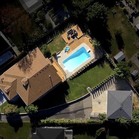 Luxurious 5 Bedroom House With Pool & Sauna West Kelowna Bagian luar foto